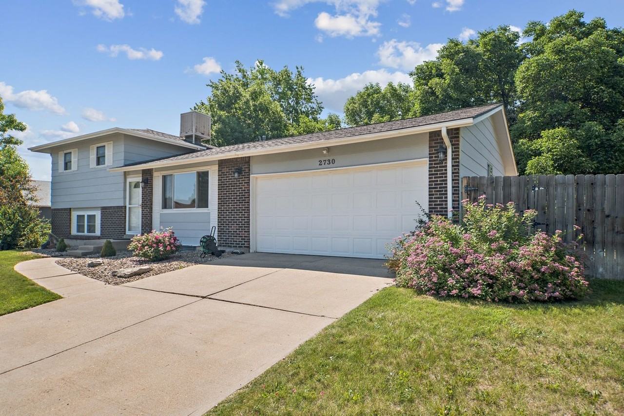 2730 Ridge Dr - Photo 3 of 31