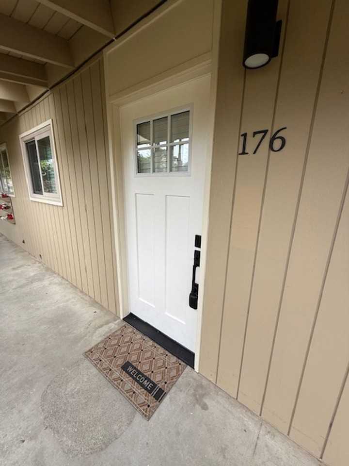 176 Hacienda Pl - Photo 2 of 28