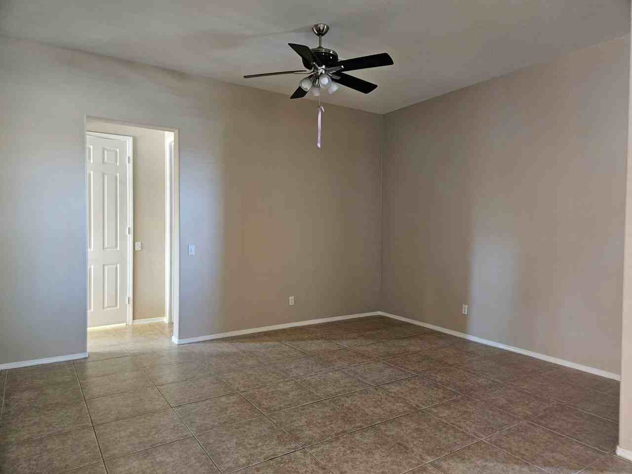 8975 Guadalupe Ave - Photo 4 of 36