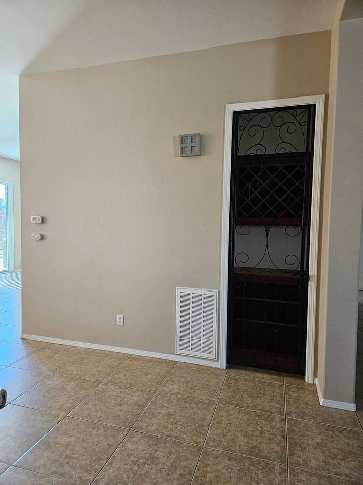 8975 Guadalupe Ave - Photo 6 of 36