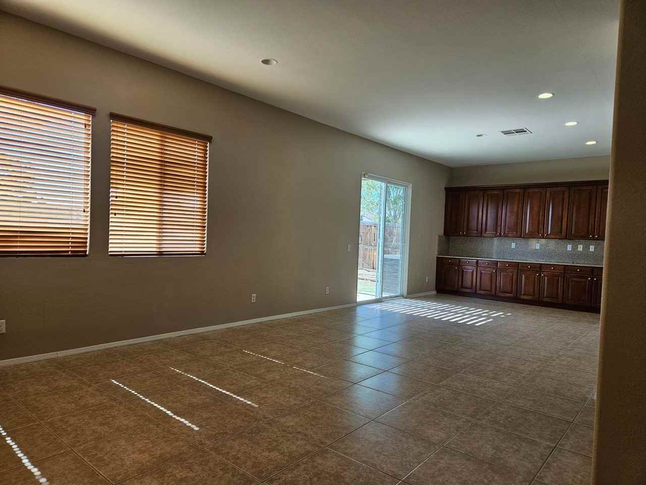 8975 Guadalupe Ave - Photo 7 of 36