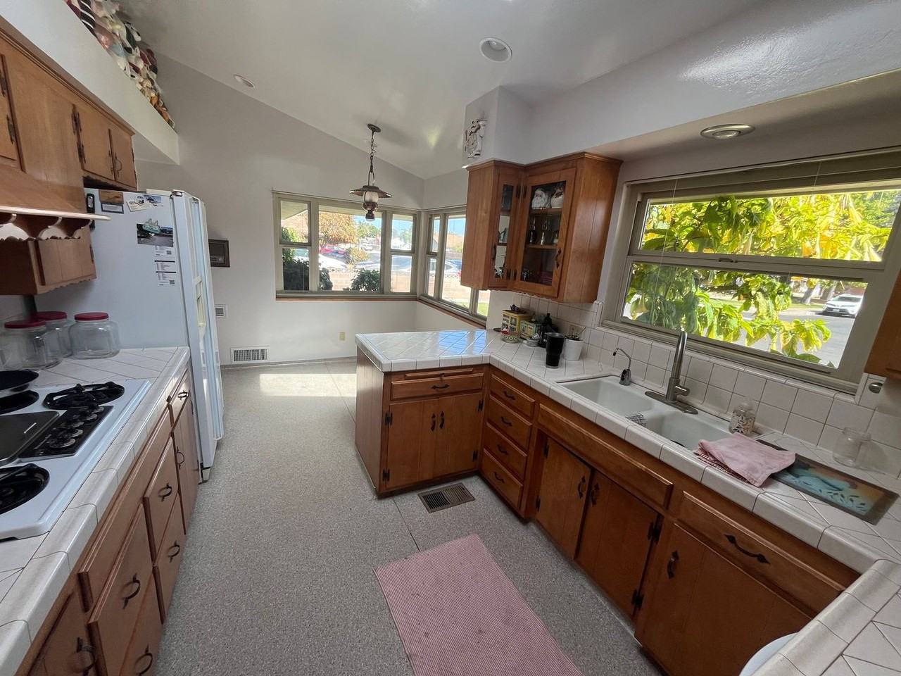 502 E Rose Ave - Photo 3 of 14