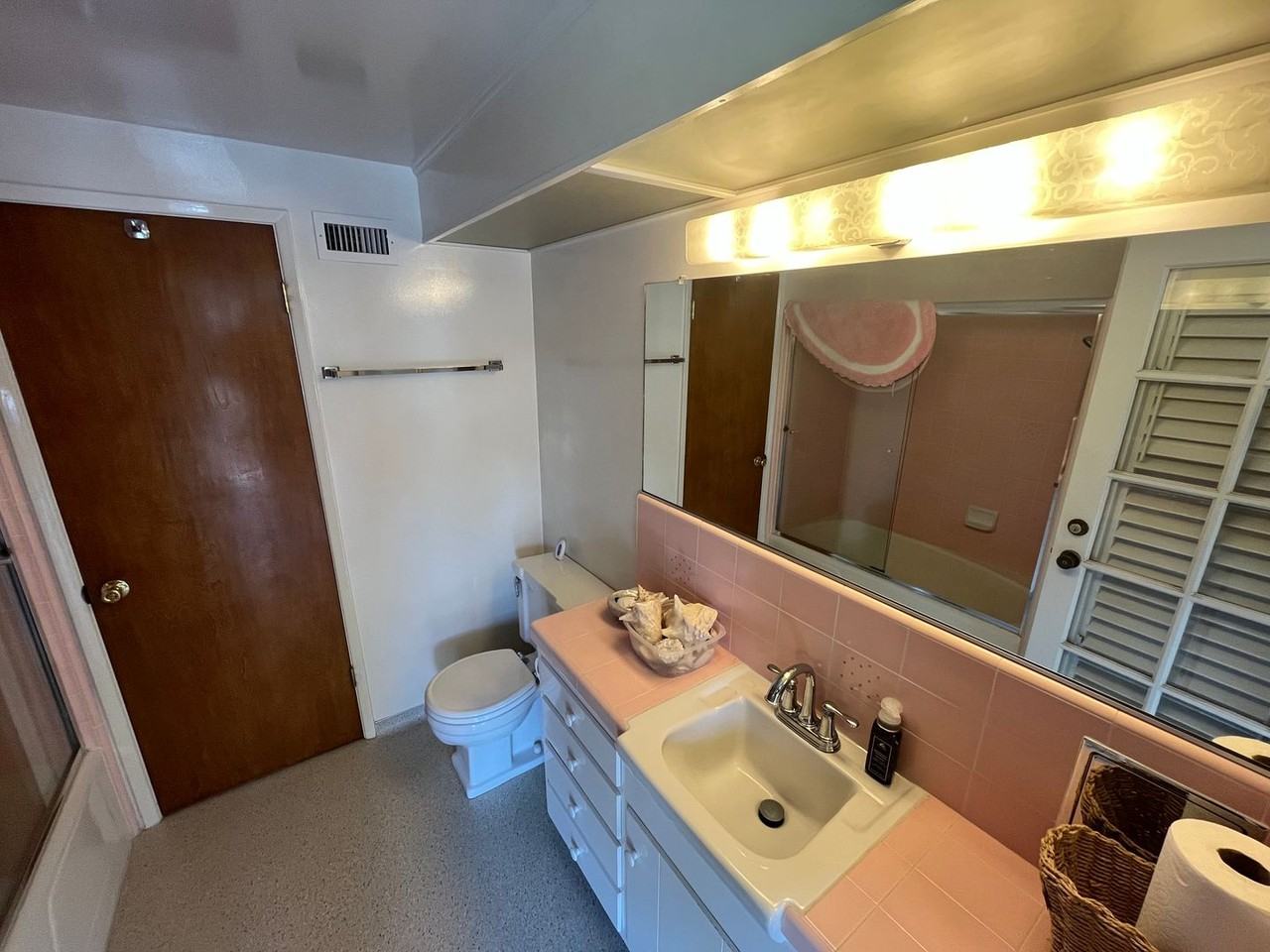 502 E Rose Ave - Photo 6 of 13