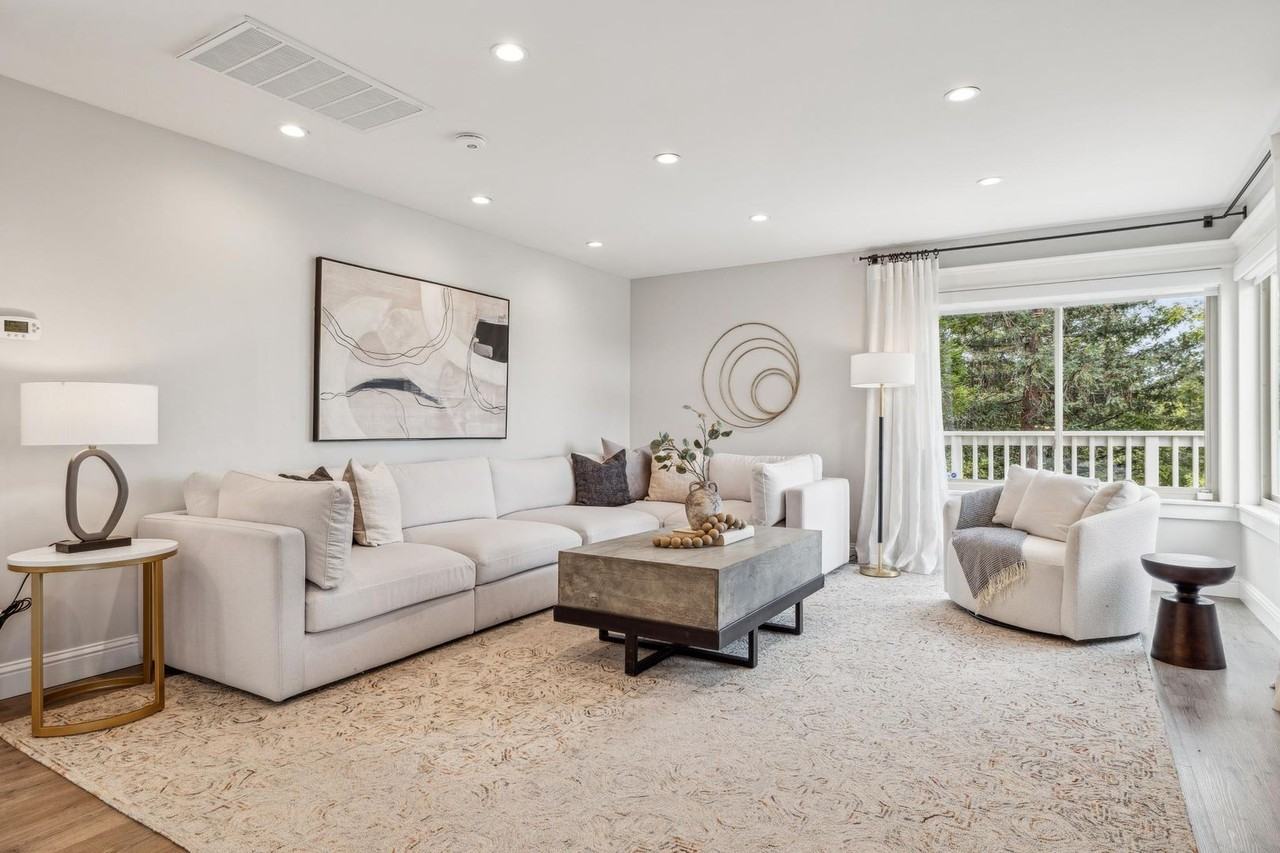 1019 Silverhill Dr - Photo 3 of 26