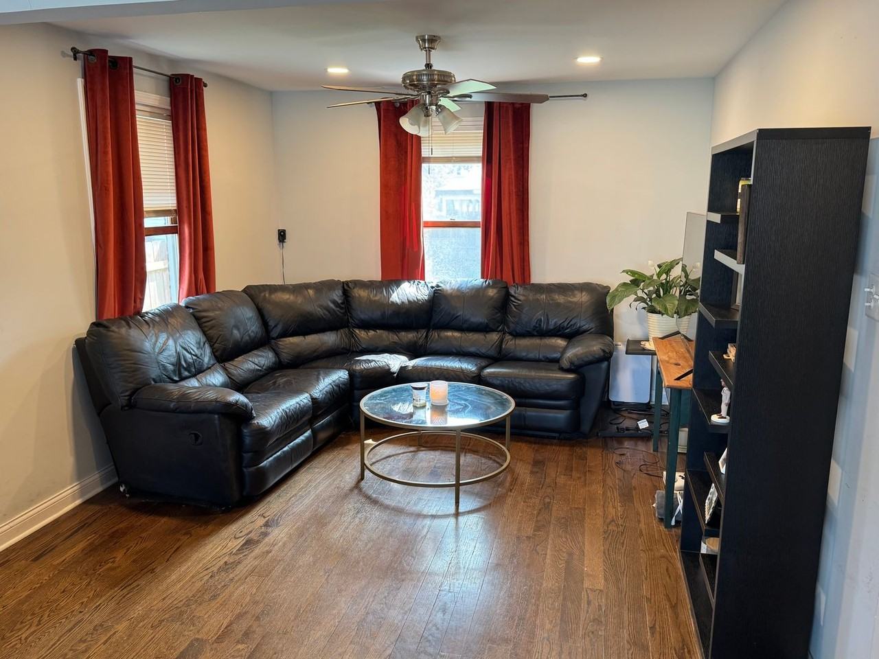 805 Norfolk Ave - Photo 2 of 16