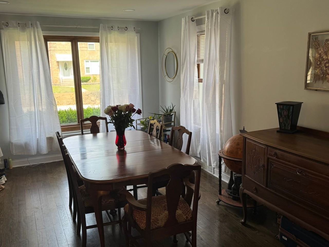 805 Norfolk Ave - Photo 3 of 16