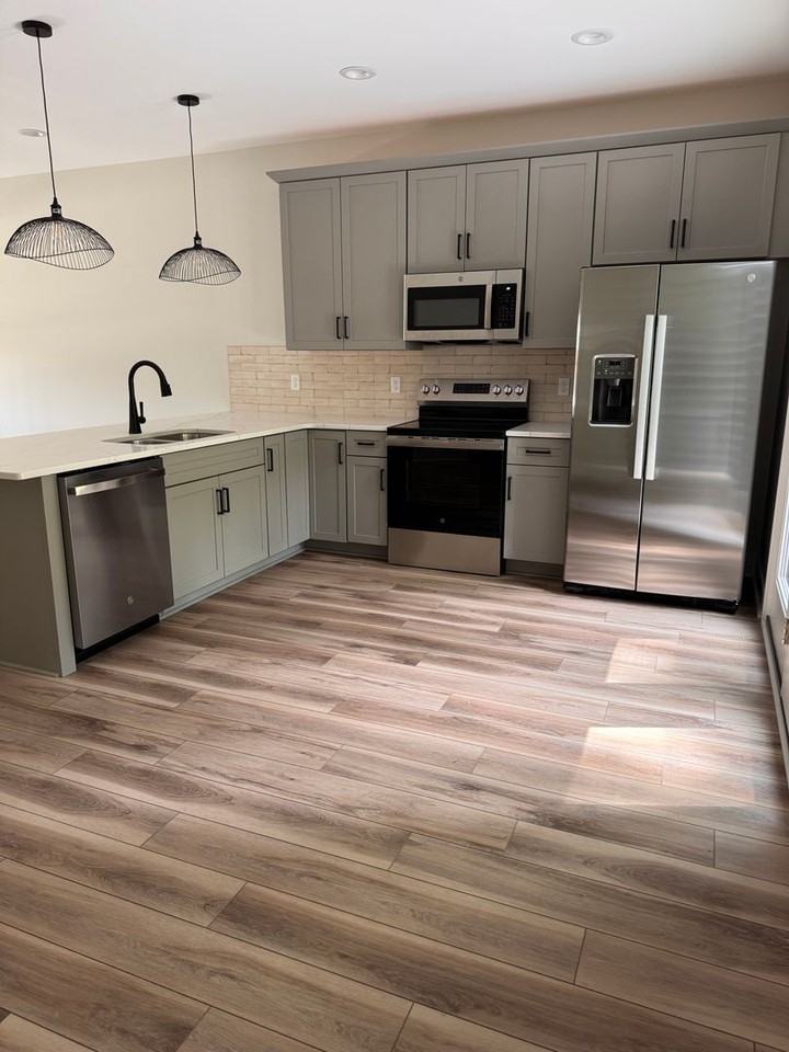 1029 Wythe Dr - Photo 2 of 26