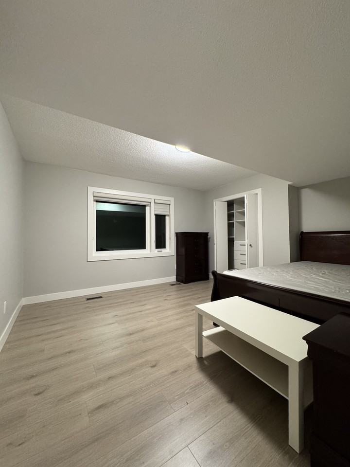 1348 Camwell Drive - Photo 2 of 8