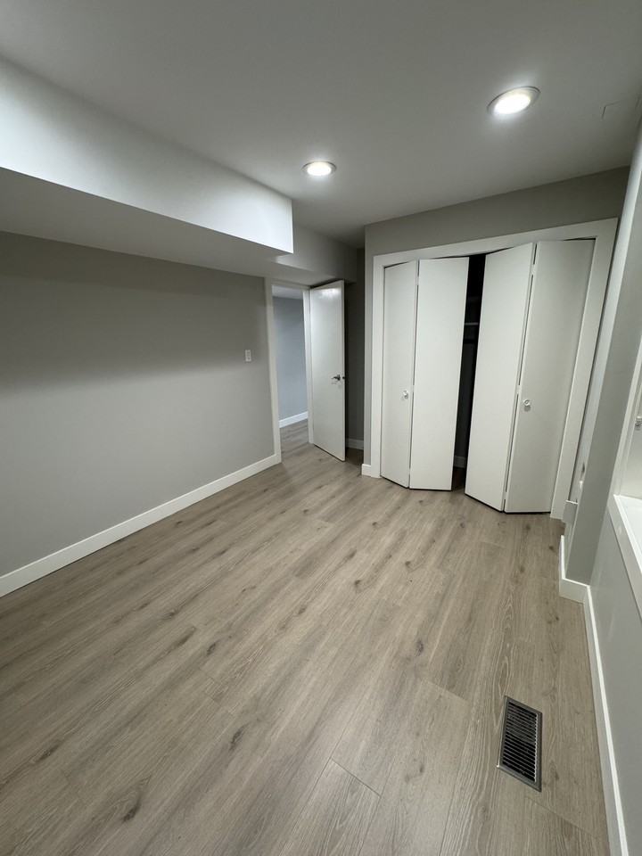 1348 Camwell Drive - Photo 3 of 8