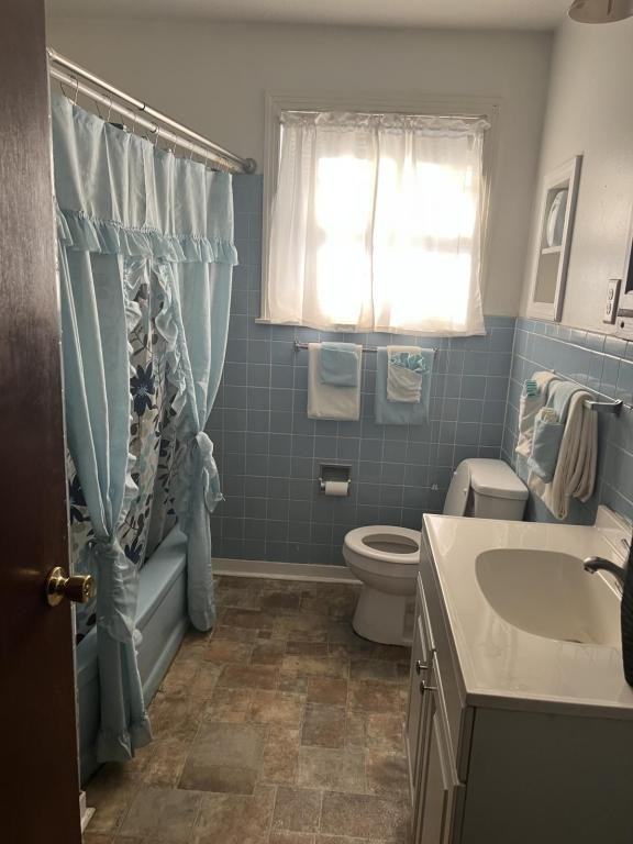 1223 Marydale Dr - Photo 4 of 8