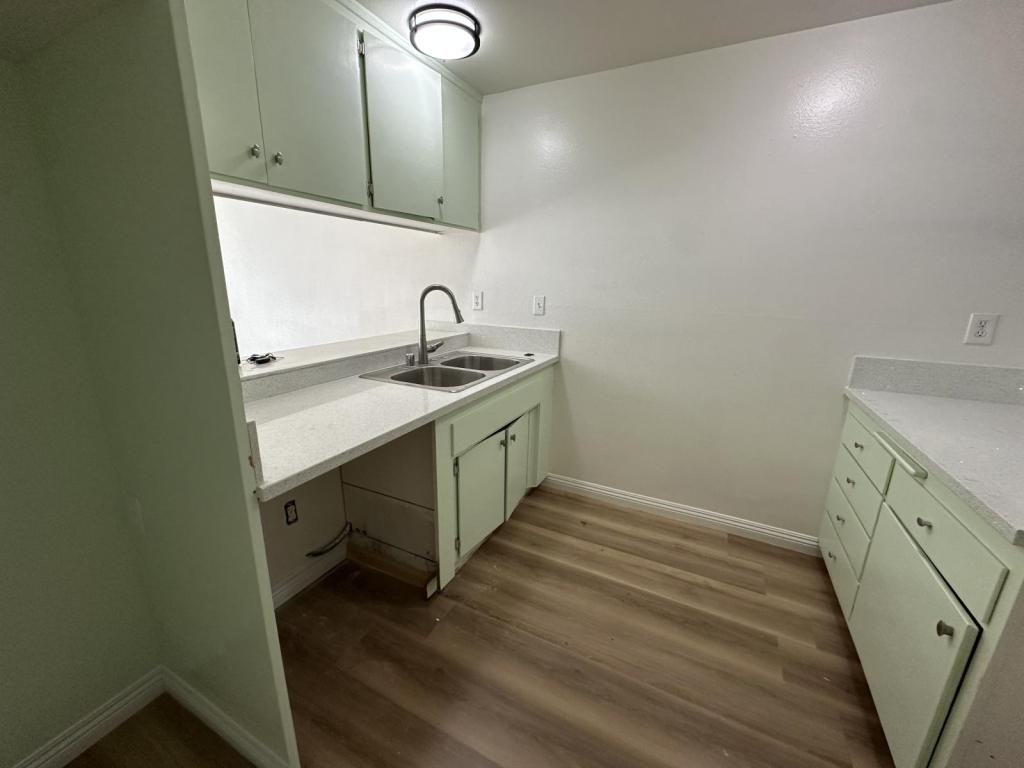 N Stoneman Ave - Photo 4 of 12