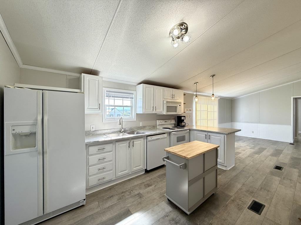 560 Jimmy Johnston Rd - Photo 3 of 24