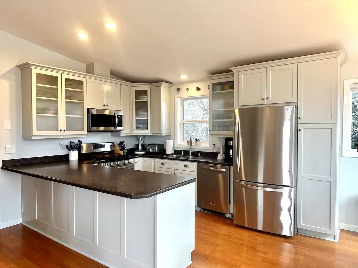 212 Lee Dr - Photo 2 of 18