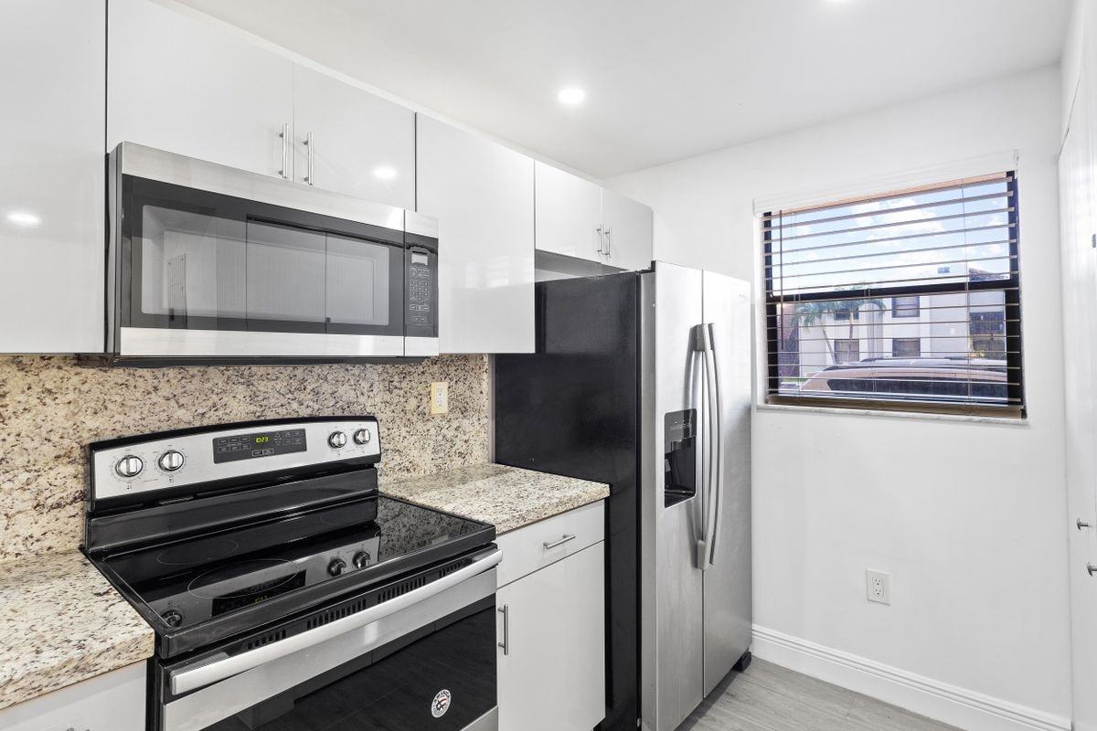 10145 Nw 9th Street Cir ##101 - Photo 2 of 20