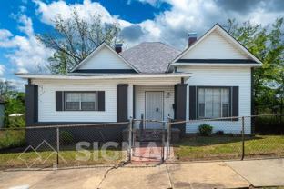 625 5th Way - Photo 1 of 1