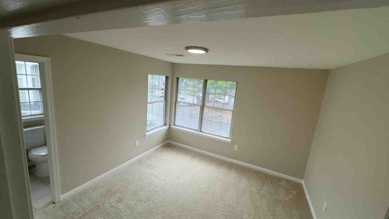 8623 Beekman Pl #23D - Photo 7 of 10