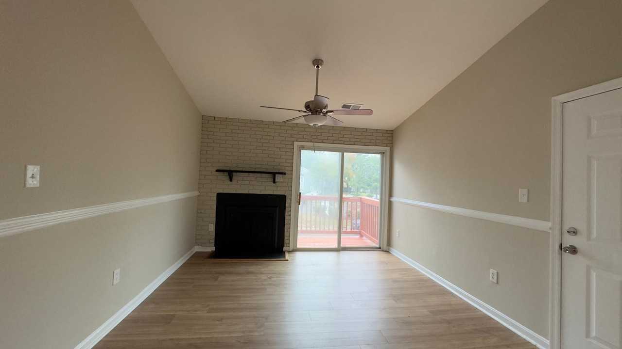 8623 Beekman Pl #23D - Photo 3 of 10