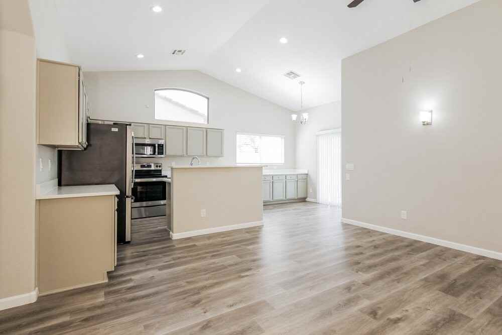 15072 W Melvin St - Photo 6 of 16