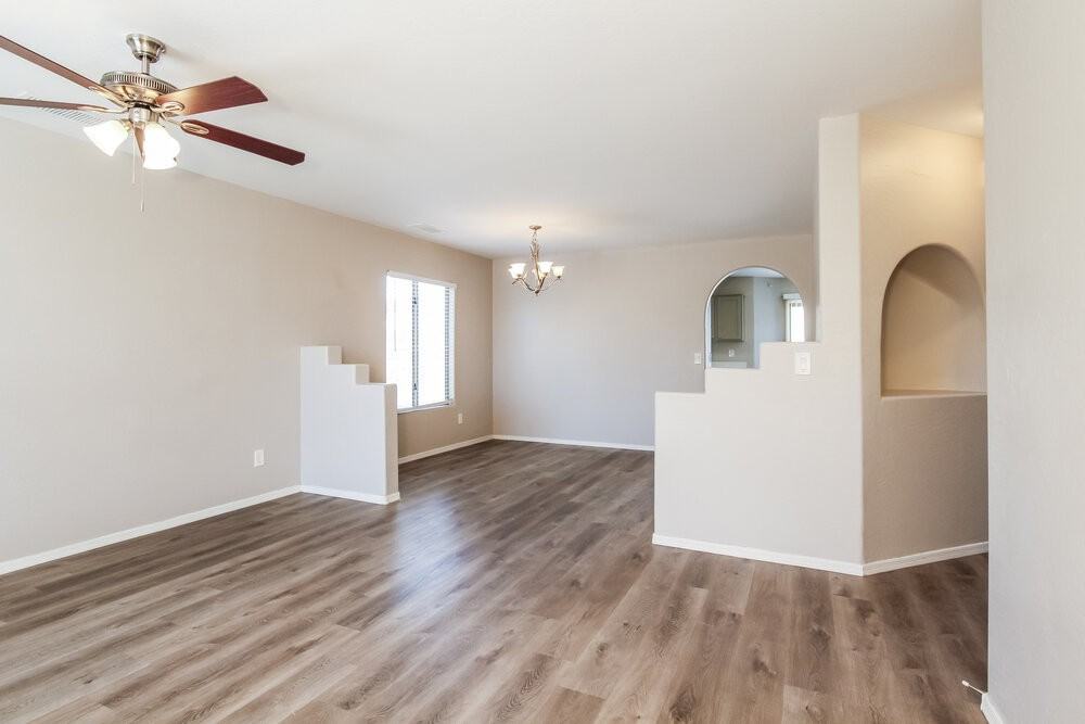 8961 S 253rd Ave - Photo 4 of 17