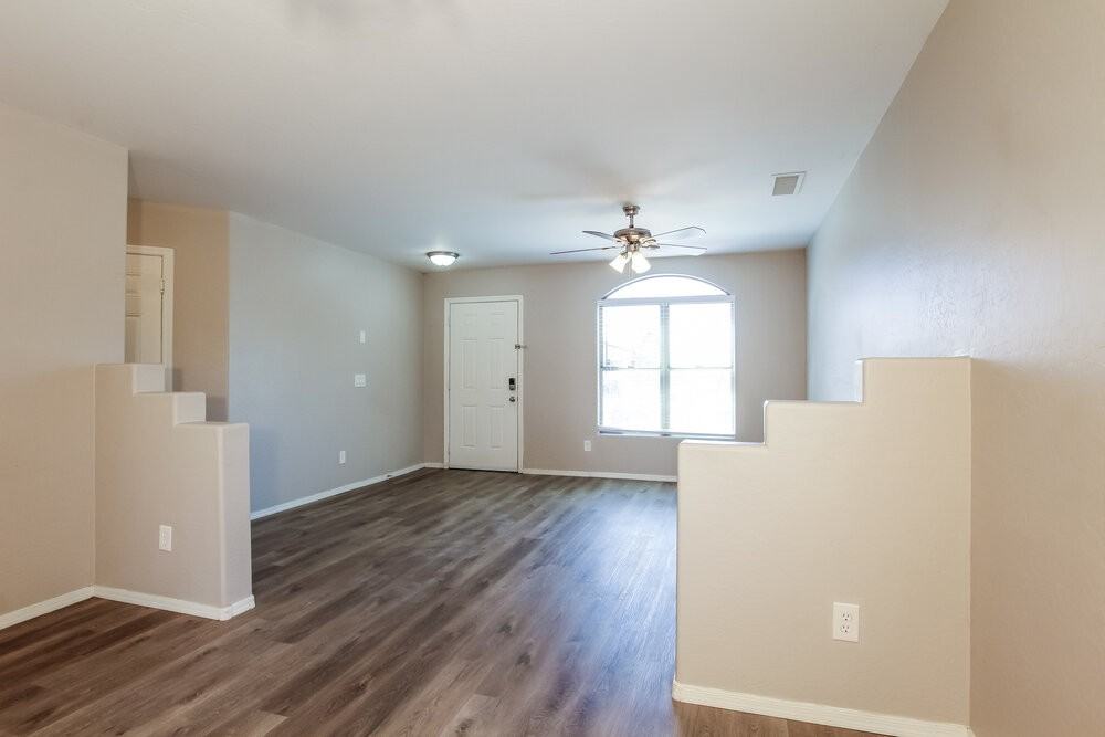 8961 S 253rd Ave - Photo 5 of 17
