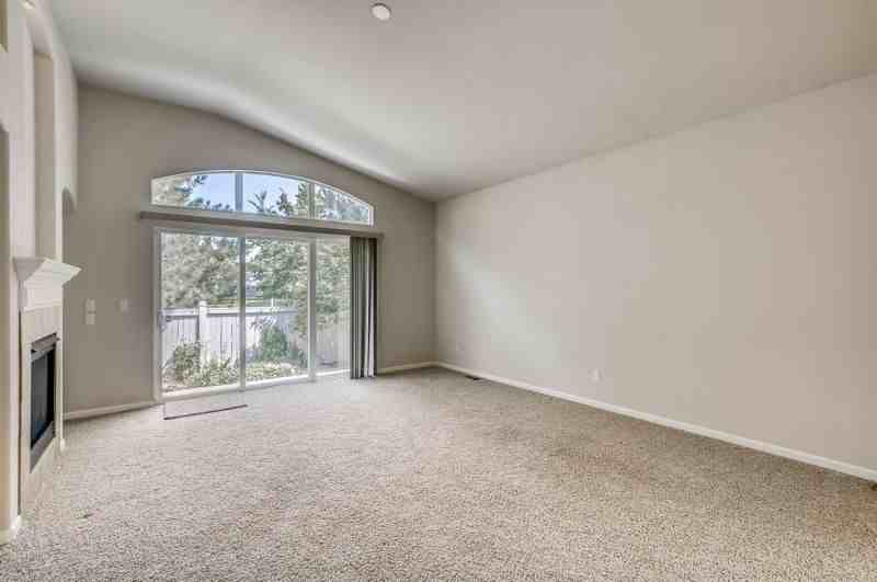 1668 Metropolitan Dr - Photo 6 of 22