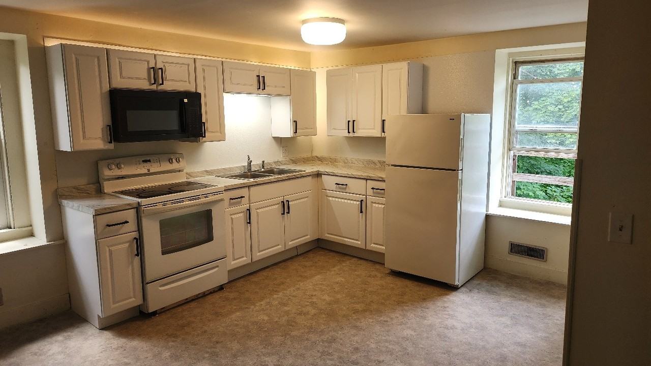 10 Hubbard St #5 - Photo 3 of 3