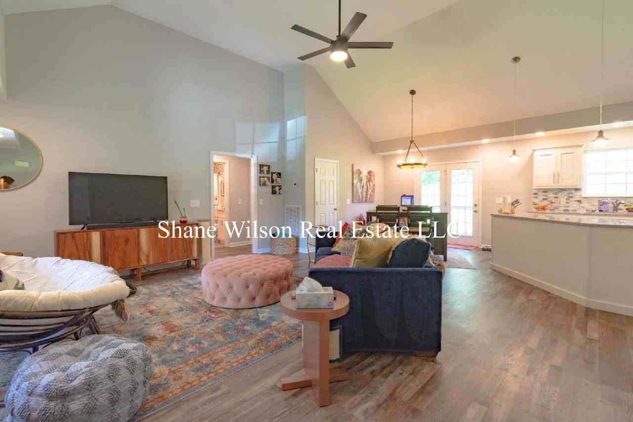 170 Creeks Cv - Photo 3 of 15