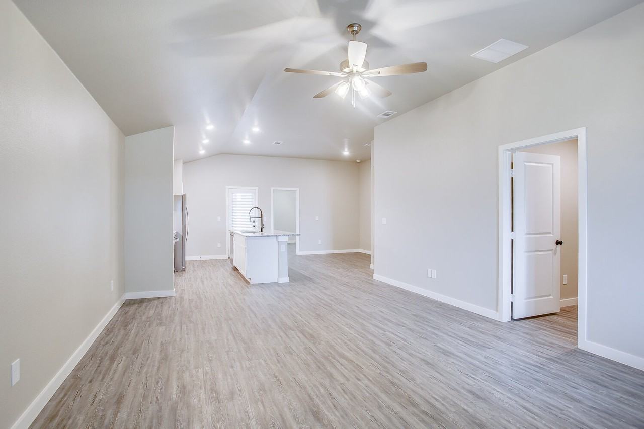1917 133rd St - Photo 2 of 18