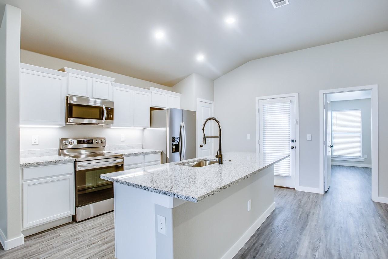 1917 133rd St - Photo 4 of 18