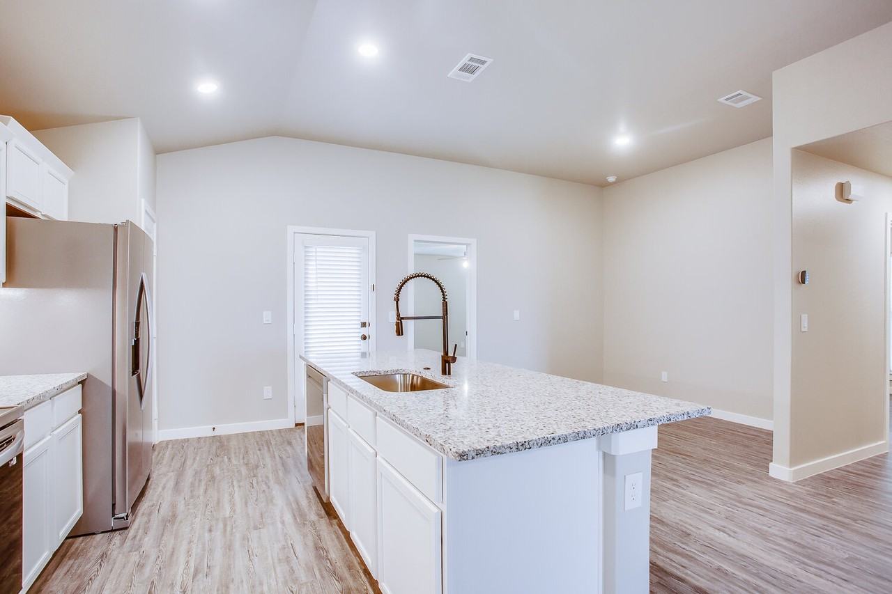 1917 133rd St - Photo 6 of 18