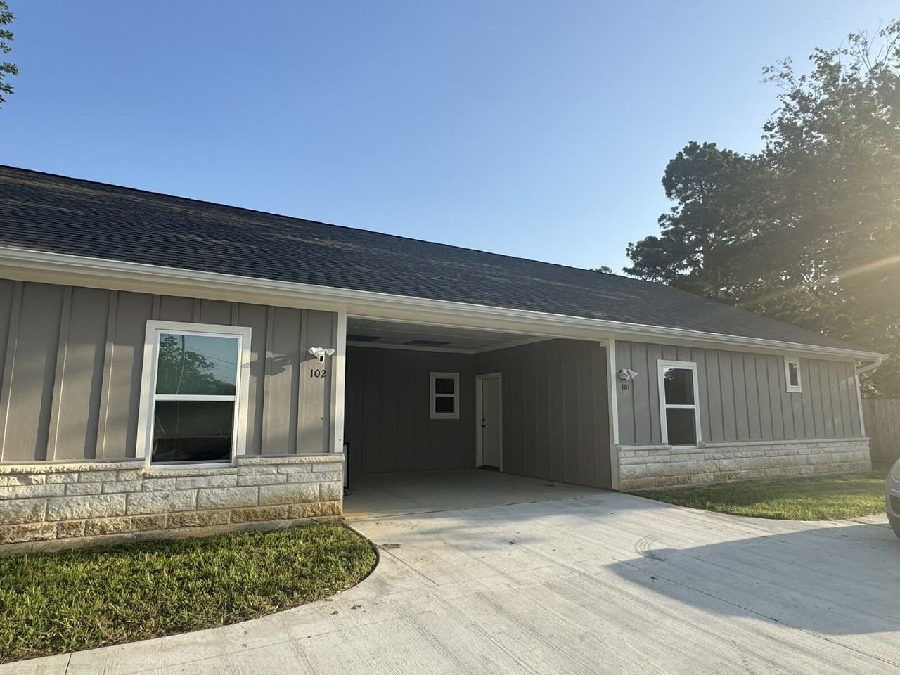 1431 W Ash St #101 - Photo 2 of 18