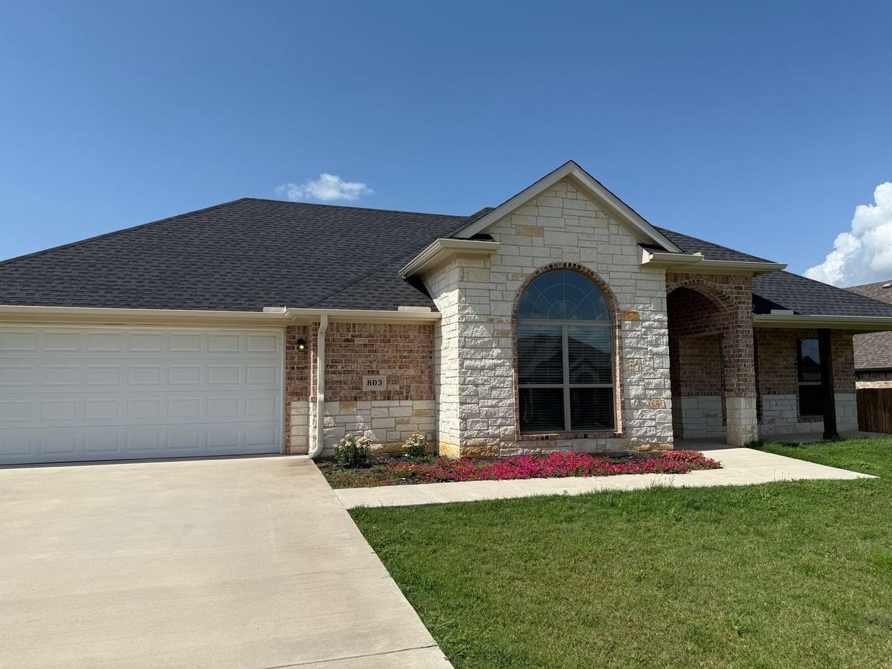 803 Mary Lee Ln - Photo 2 of 36