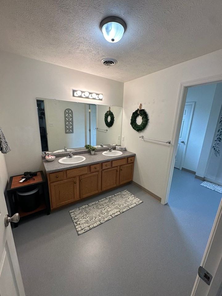 University Commons - Photo 4 of 14