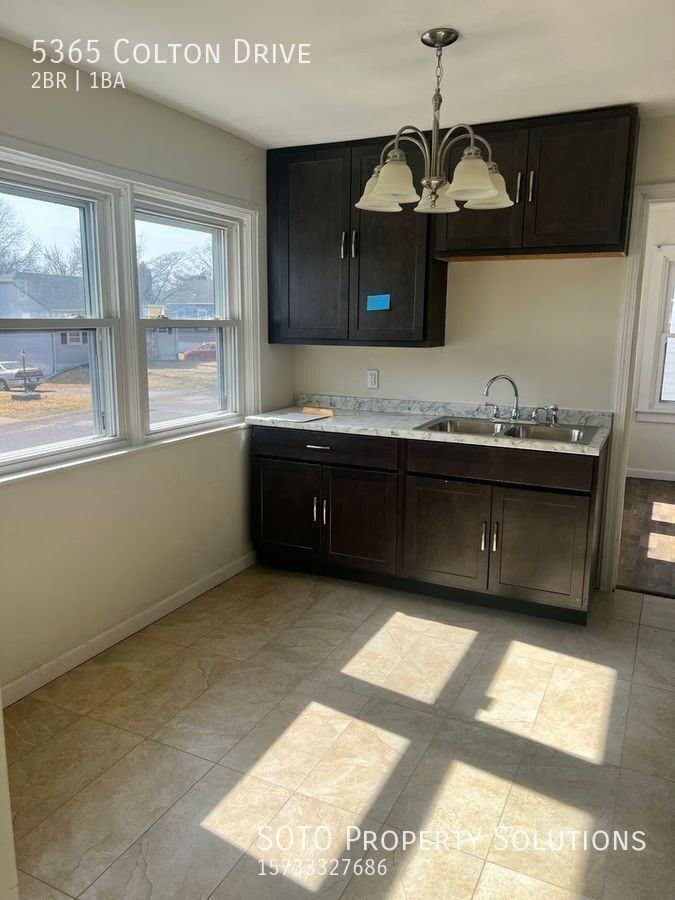 5365 Colton Dr - Photo 3 of 13