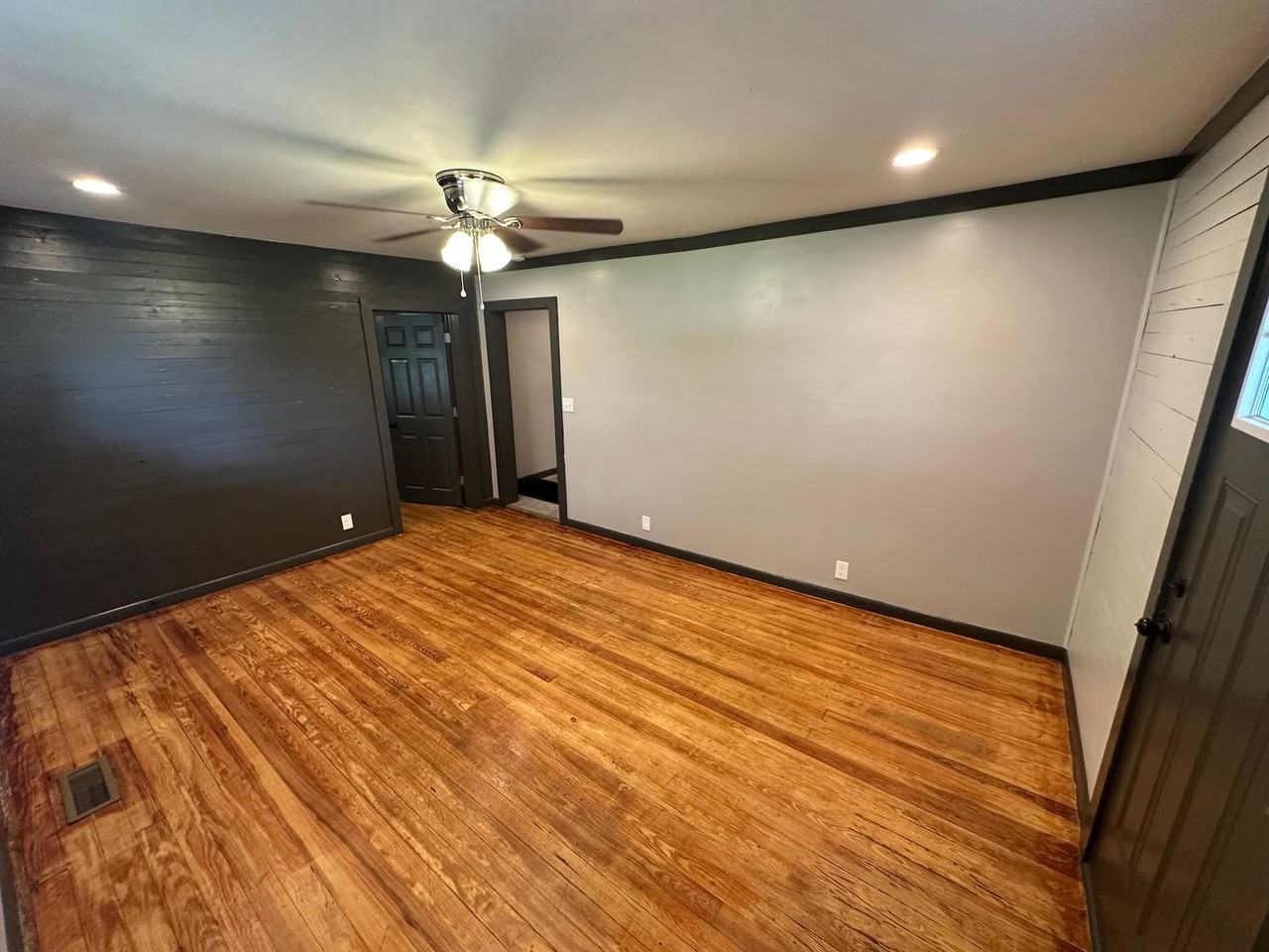 408 Spence Ln - Photo 6 of 20