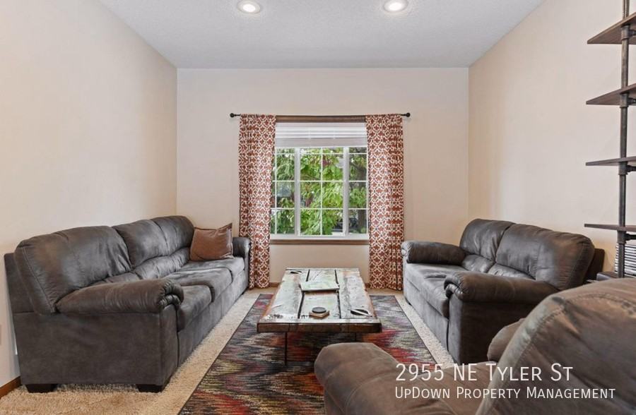 2955 Tyler St Ne - Photo 3 of 18