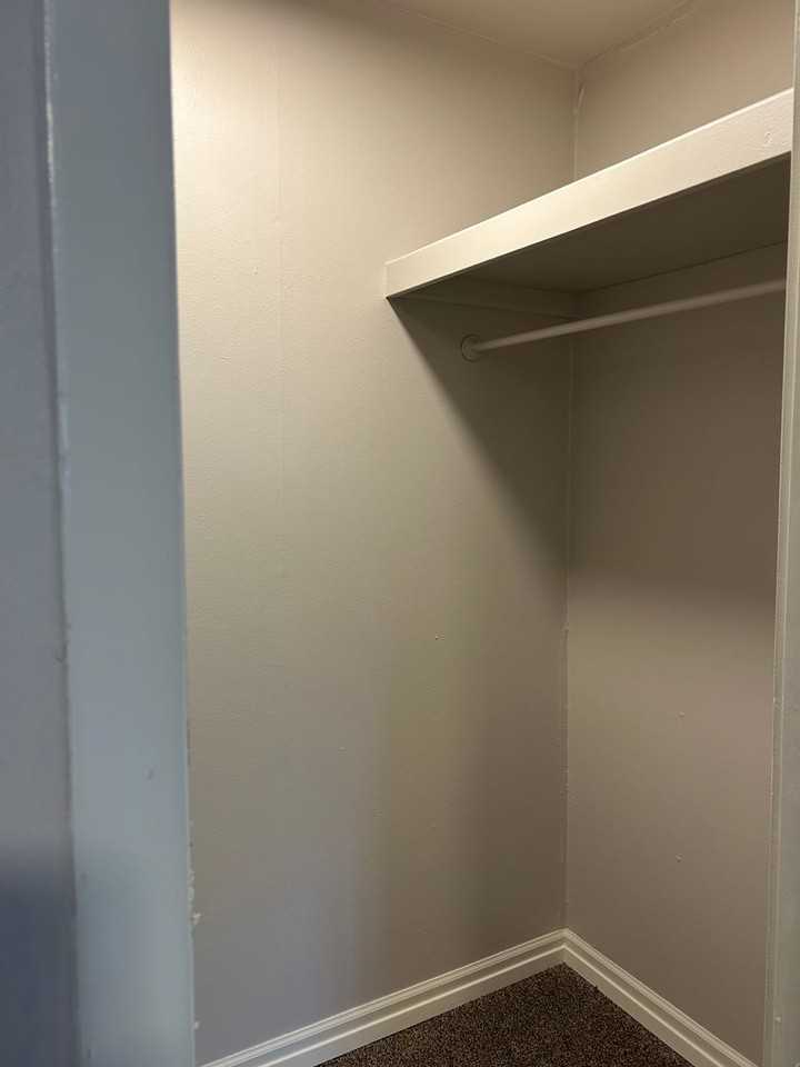 1325 Sw Western Blvd - Photo 6 of 11