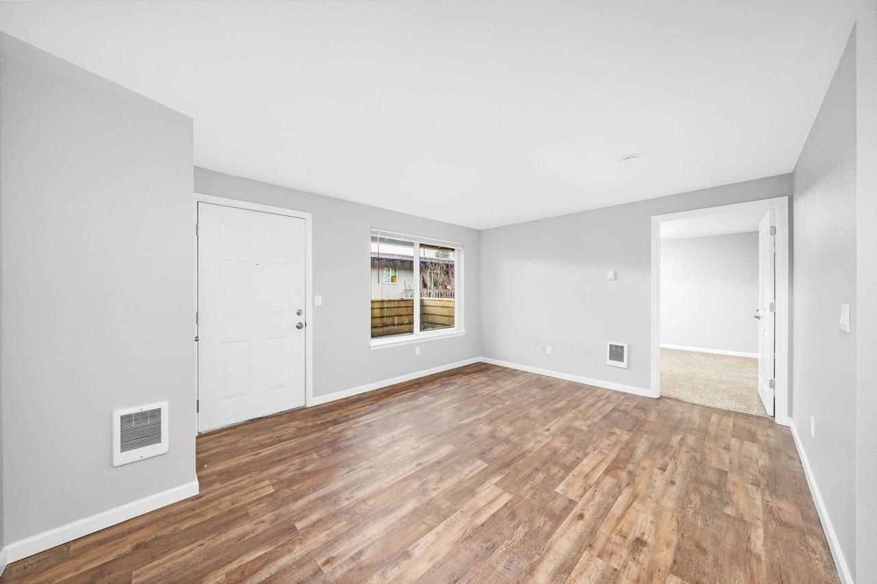 Allen Terrace - Photo 6 of 22