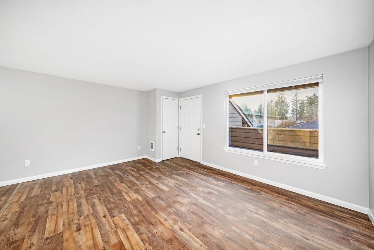 Allen Terrace - Photo 7 of 22