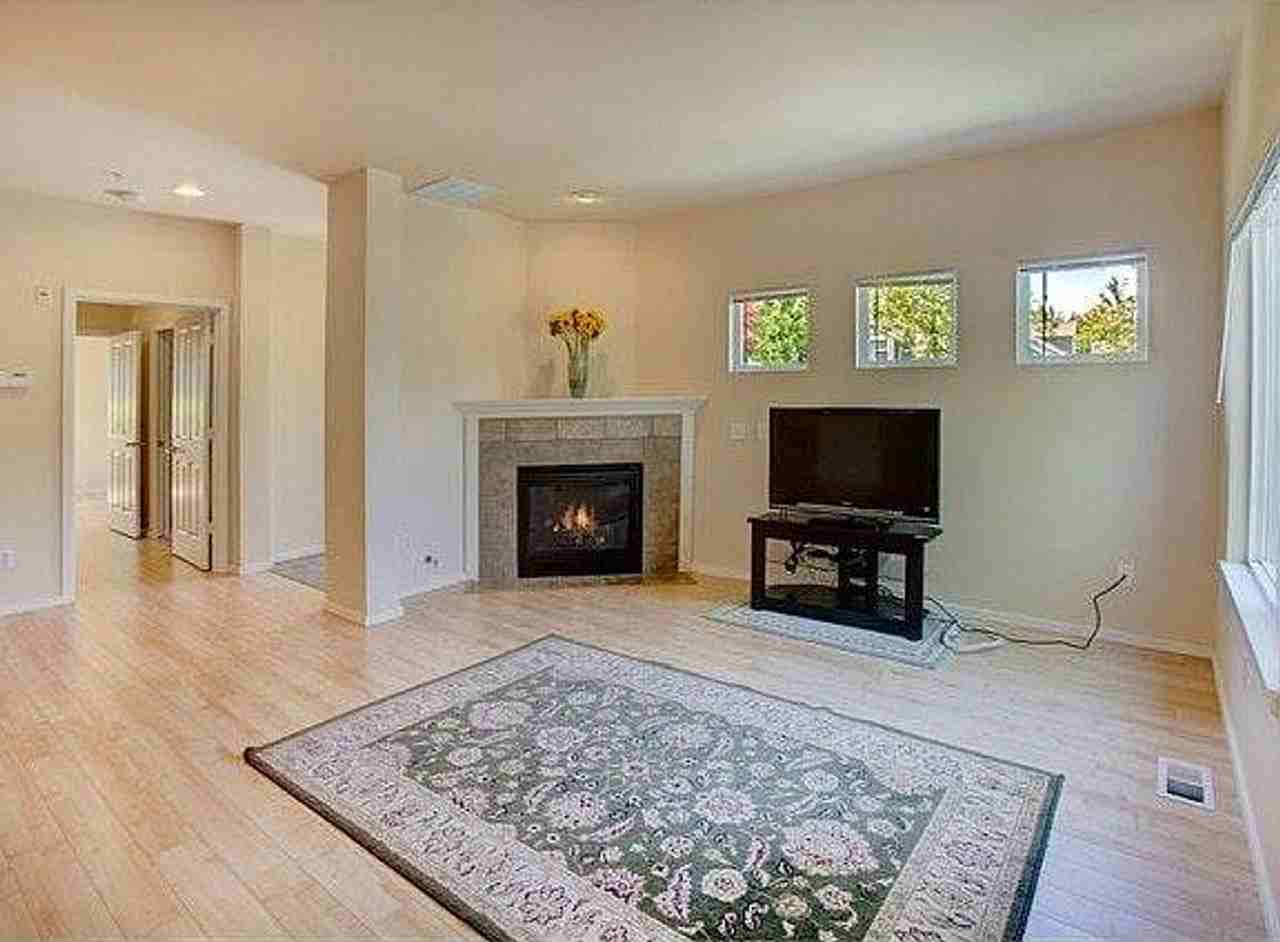 9045 161st Pl Ne - Photo 2 of 11