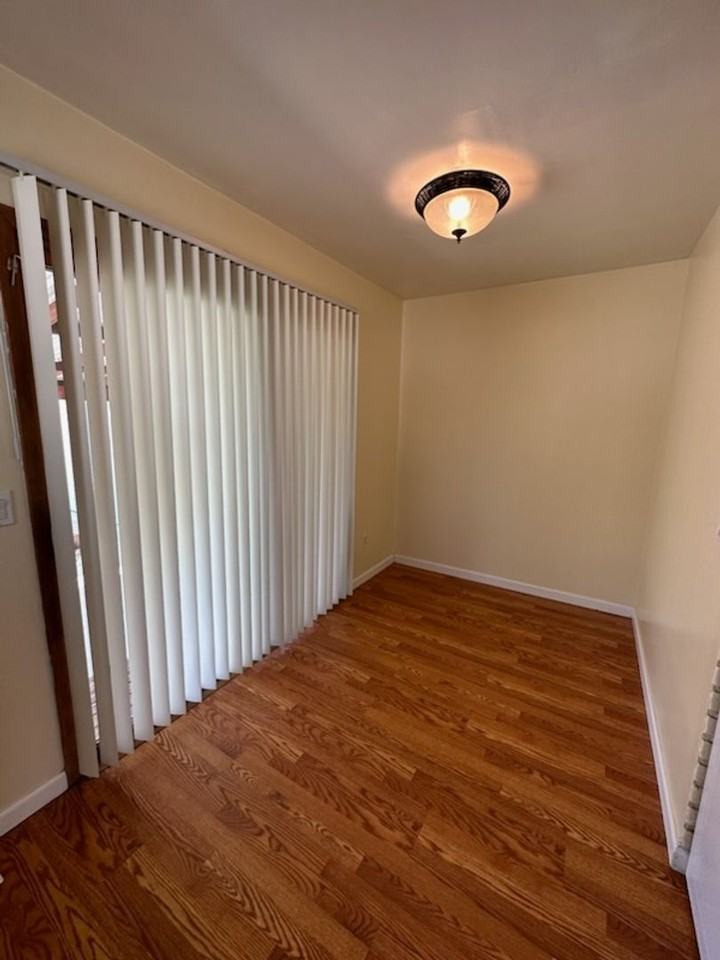 1520 Clark Ave - Photo 3 of 9