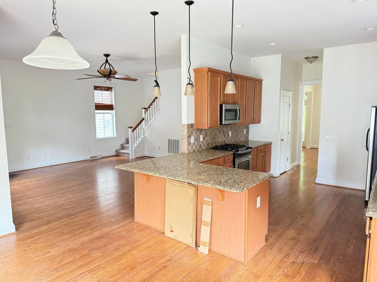 15534 Waterfront Dr - Photo 4 of 9