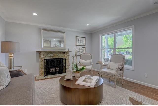 1068 Sonoma Ave - Photo 3 of 14