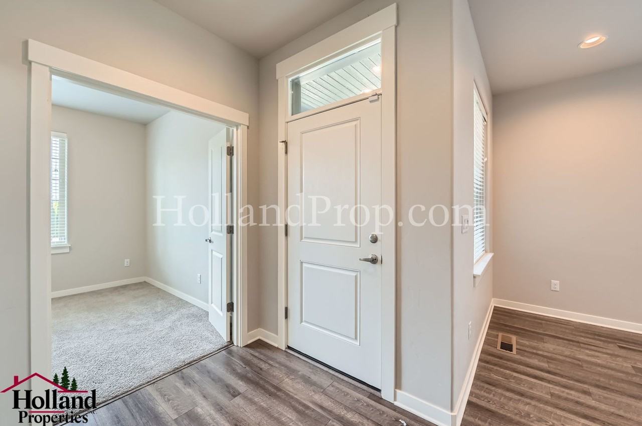 5205 Se Davis Rd - Photo 4 of 29