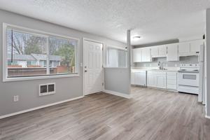 featured image of 9131 Southeast Clackamas Road