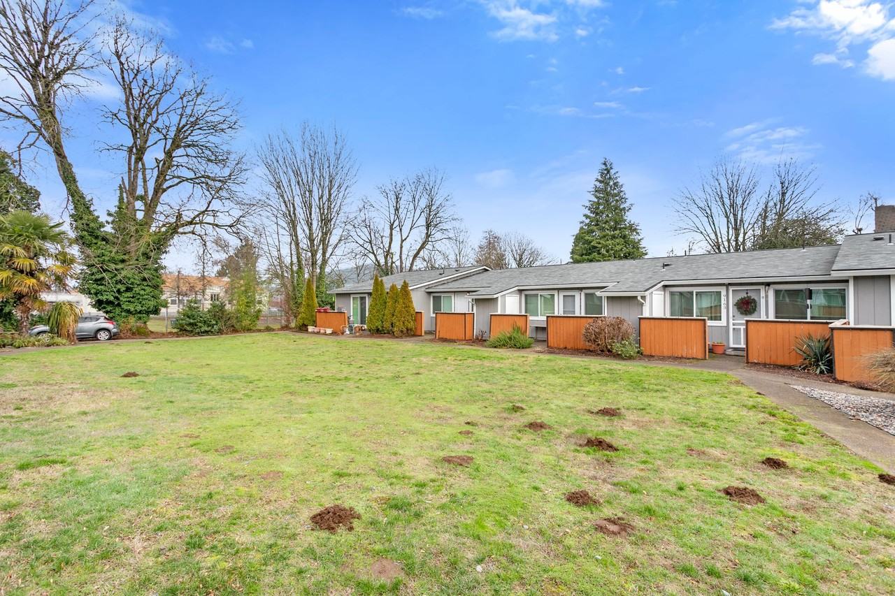 Cackamas Court - Photo 6 of 16