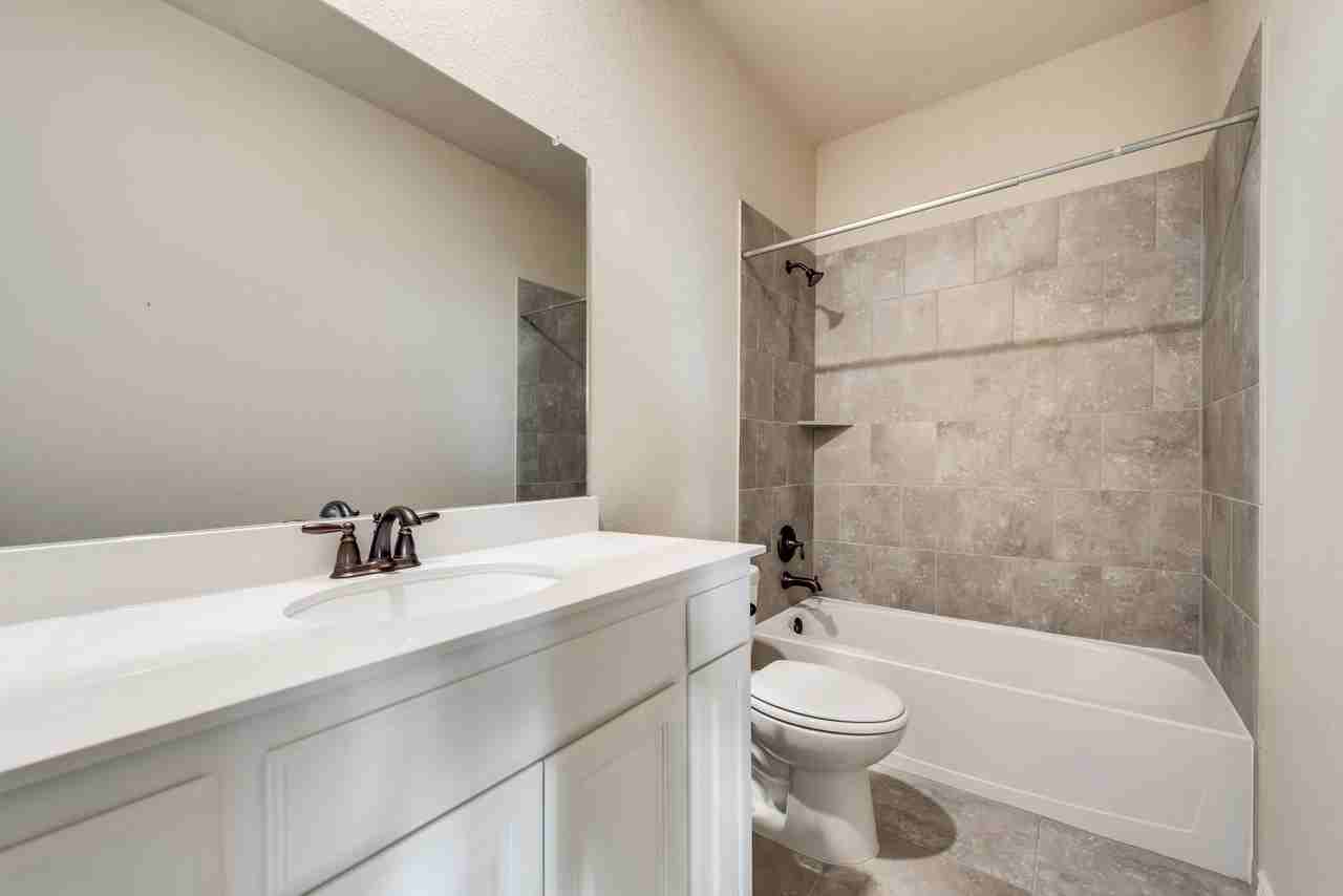 3010 Lily Ln - Photo 2 of 20