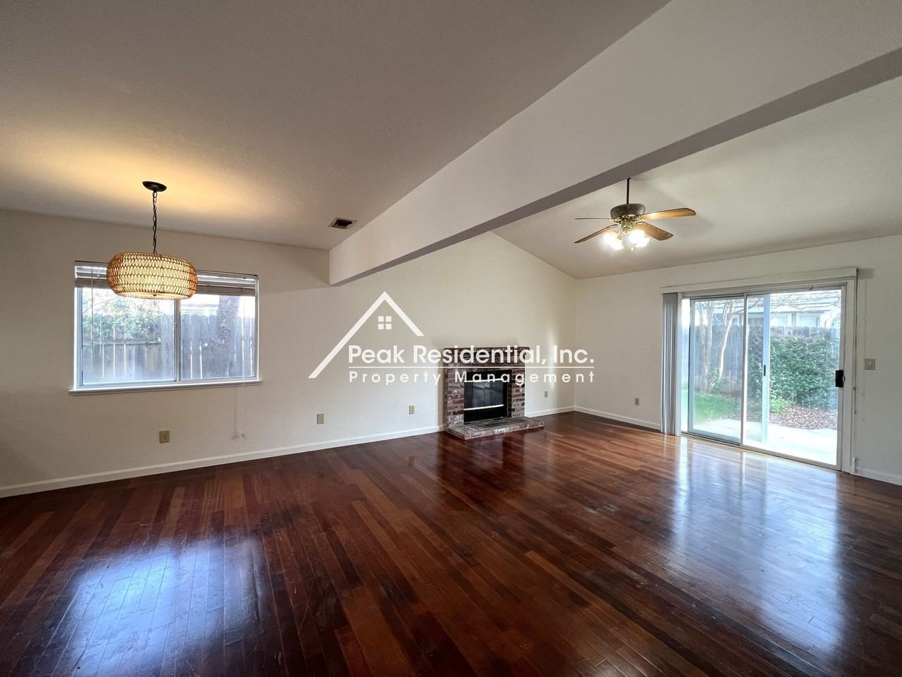 8025 Parkgate Way - Photo 3 of 21