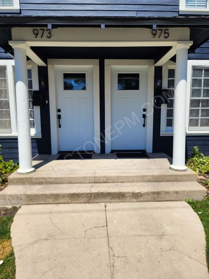 975 N Eleanor St - Photo 2 of 26