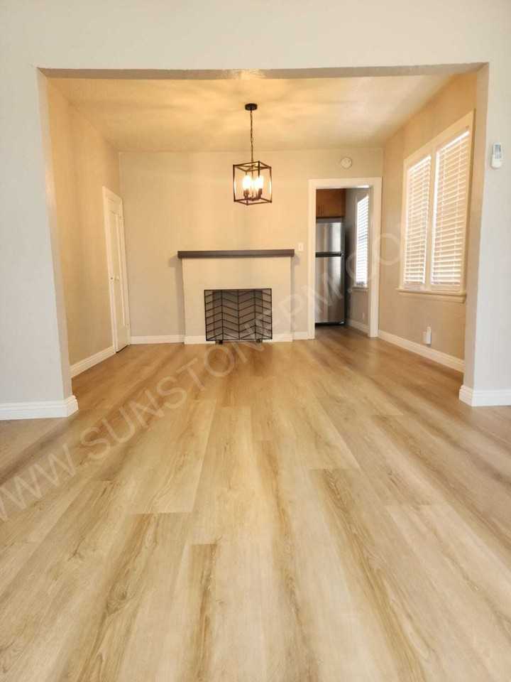 975 N Eleanor St - Photo 4 of 26